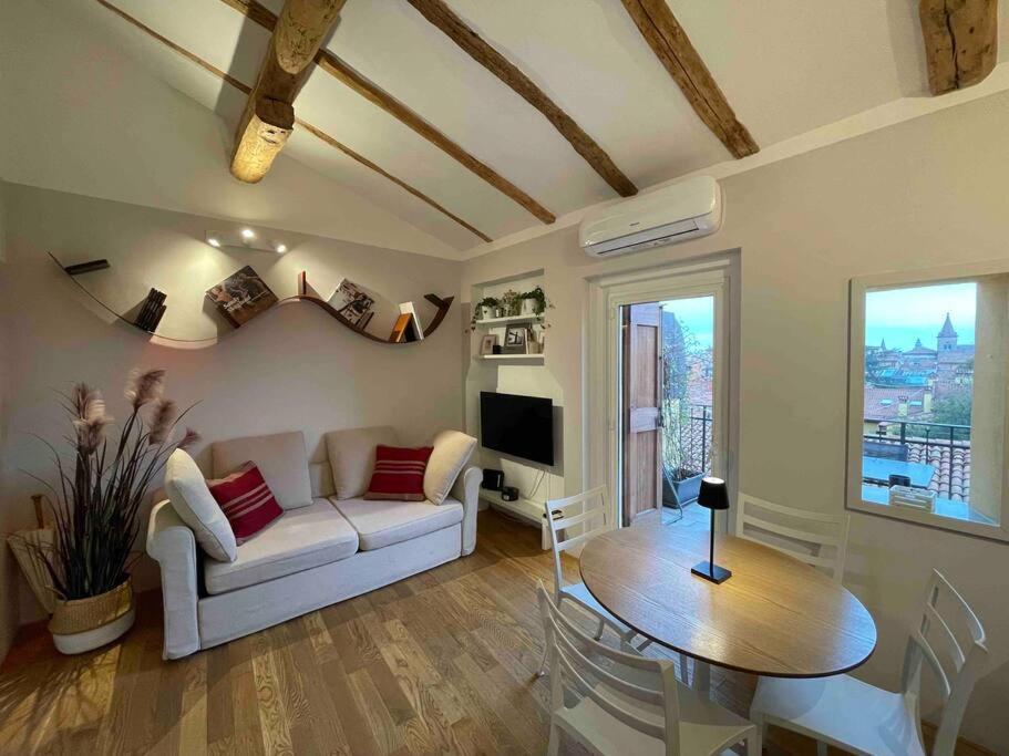 Romantic Attic Room With Panoramic View Bologna Buitenkant foto